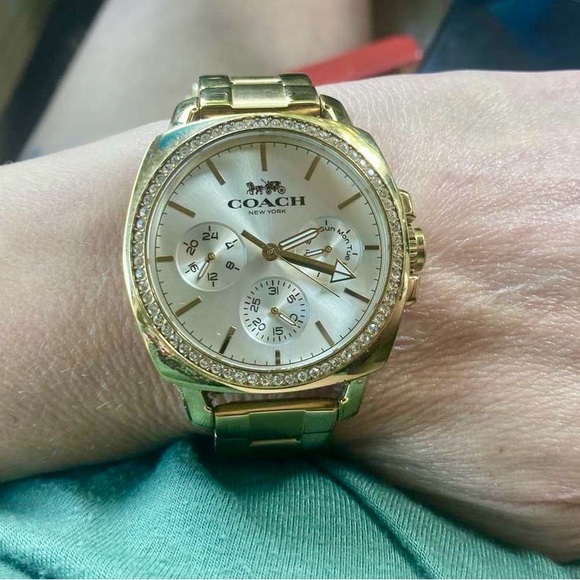 Coach - Picture 2 of 4